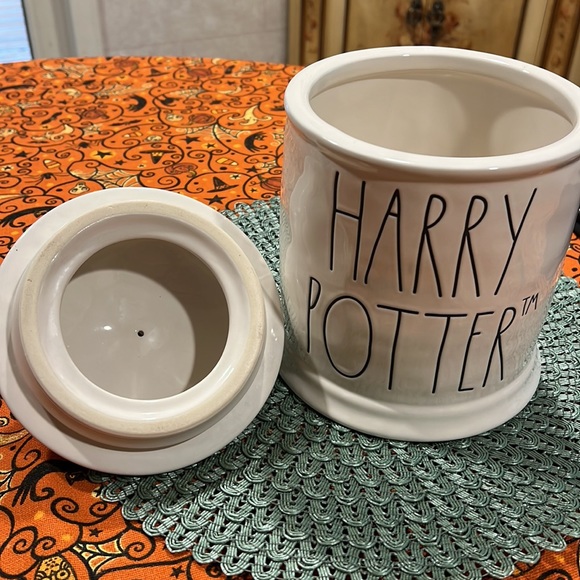 NWT Rae Dunn Harry Potter Golden Snitch Cookie Jar 10”. - Picture 7 of 10